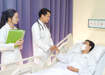 Những bệnh nhân đầu tiên tại Việt Nam thử nghiệm thuốc tiềm năng chữa ung thư của Mỹ có tín hiệu tốt